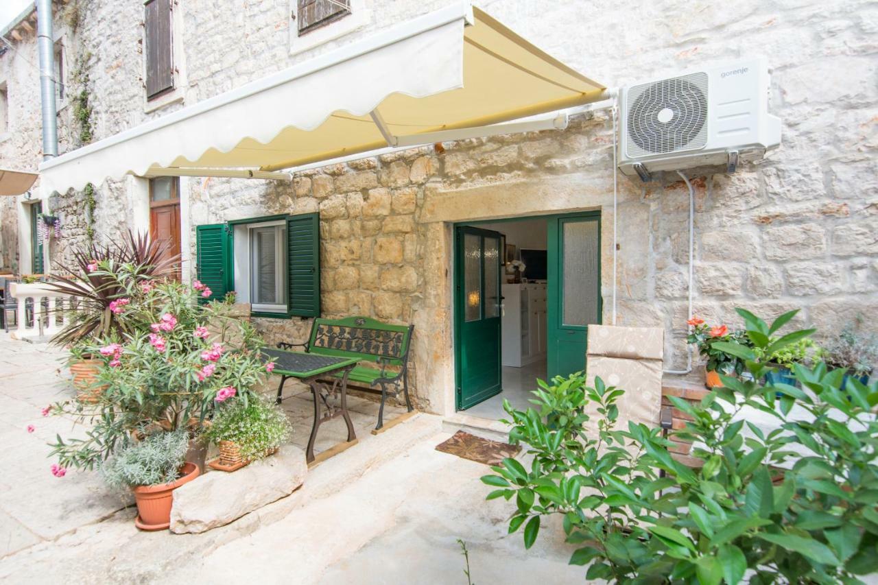 Apartment Mileta Sali Exterior photo